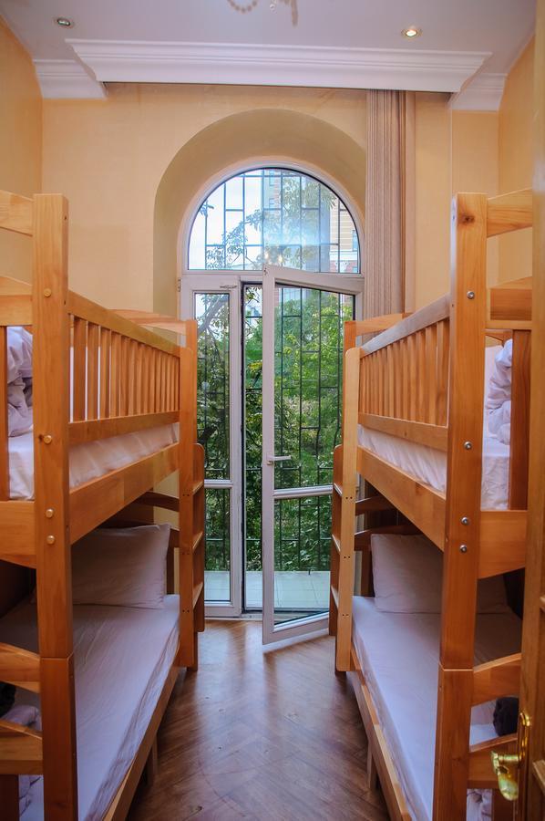 קייב Golden Globus Hostel מראה חיצוני תמונה