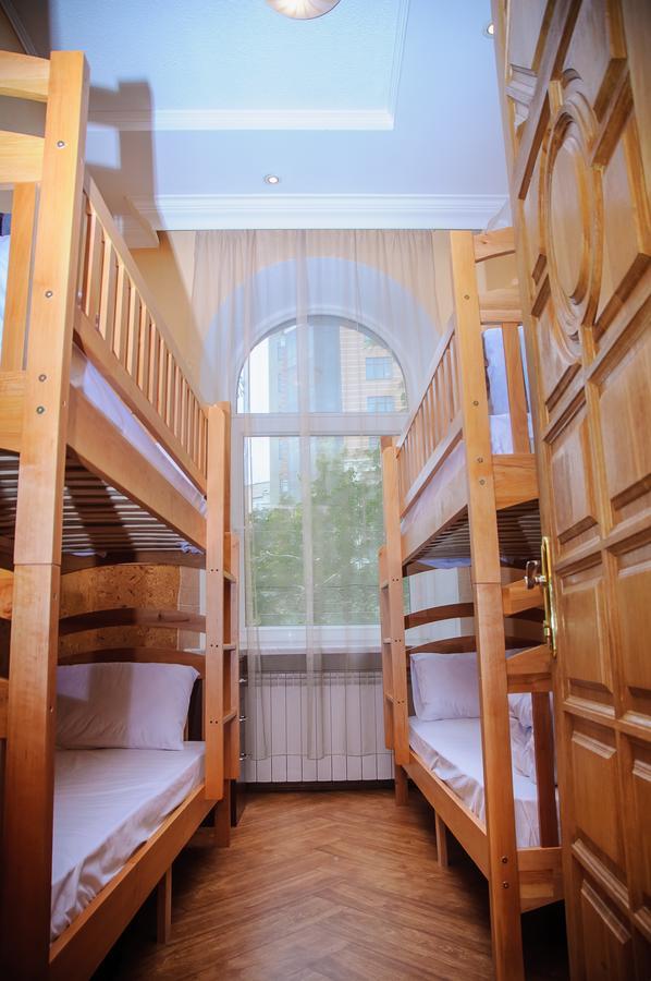 קייב Golden Globus Hostel מראה חיצוני תמונה