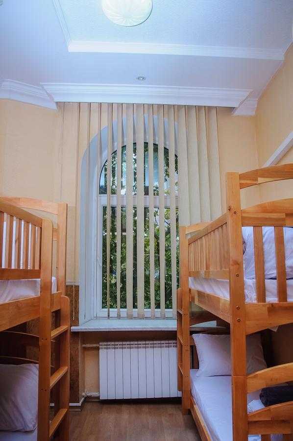 קייב Golden Globus Hostel מראה חיצוני תמונה