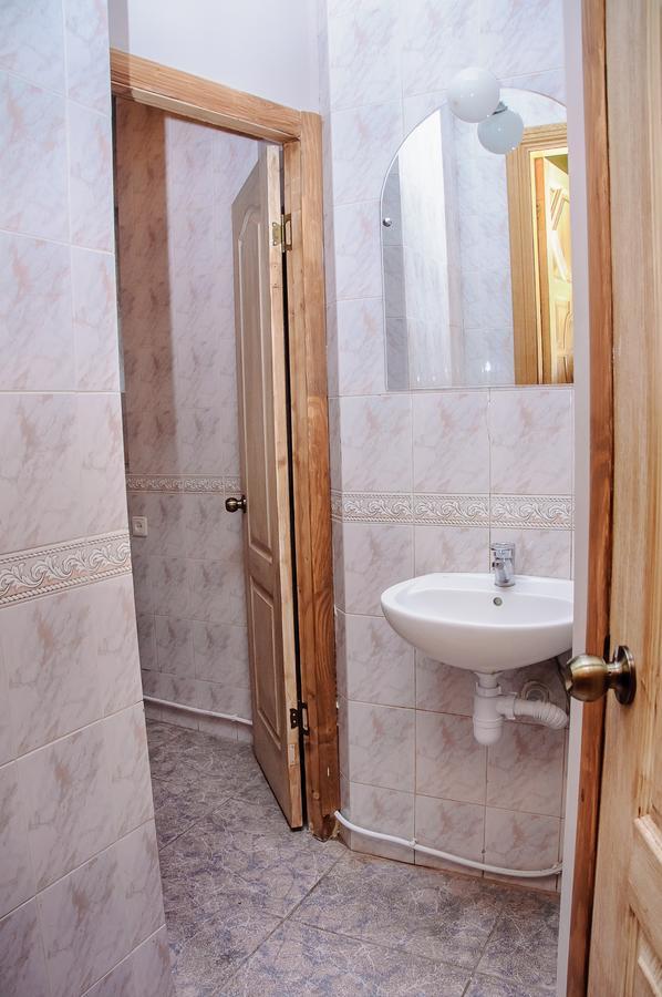 קייב Golden Globus Hostel מראה חיצוני תמונה